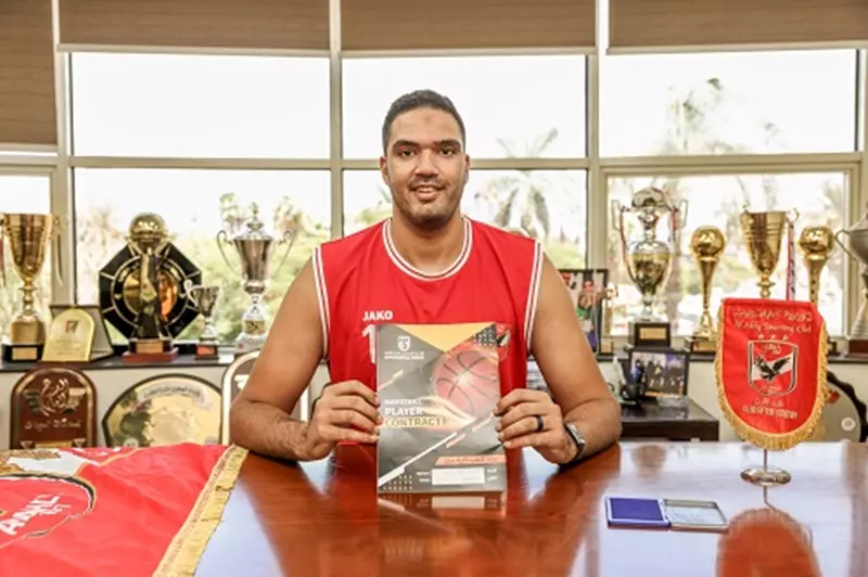 الأهلي يُعلن تعاقده مع محمد أبو العلا في صفقة مجانية خلال مباراة المنتخب