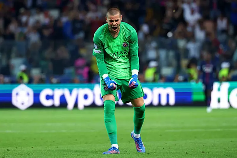 بديل دوناروما: تحليل أداء شوفالييه في debut باريس سان جيرمان