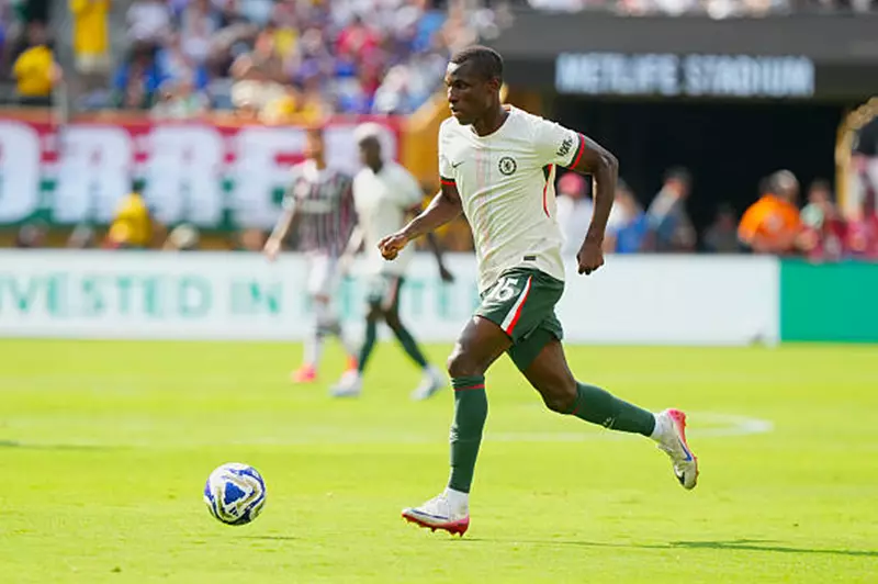 سكاي: أستون فيلا يدخل المنافسة على صفقة نيكولاس جاكسون